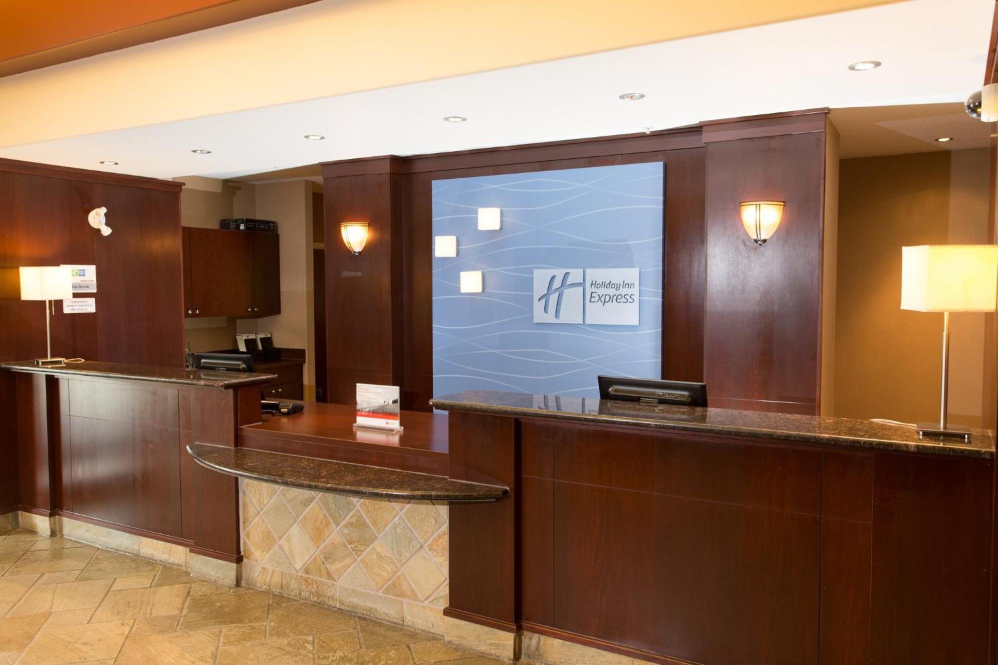 Holiday Inn Express Hotel & Suites - Slave Lake By Ihg Bagian luar foto