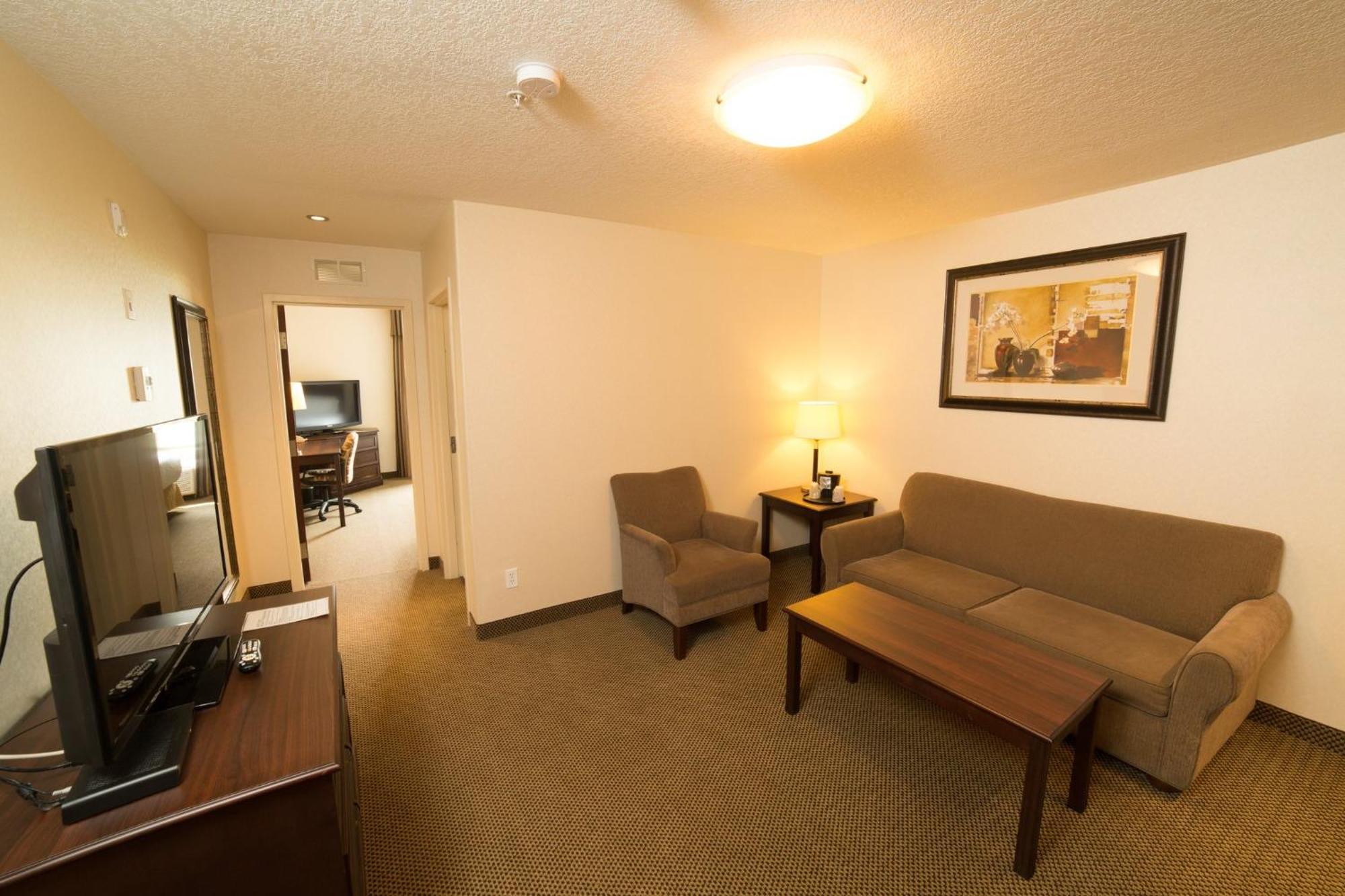 Holiday Inn Express Hotel & Suites - Slave Lake By Ihg Bagian luar foto
