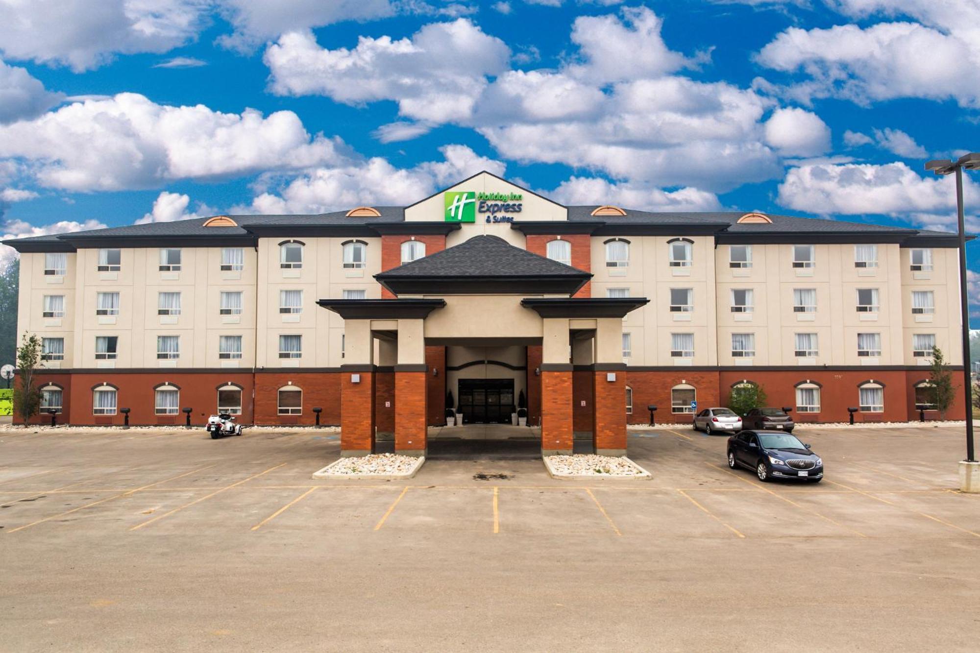 Holiday Inn Express Hotel & Suites - Slave Lake By Ihg Bagian luar foto