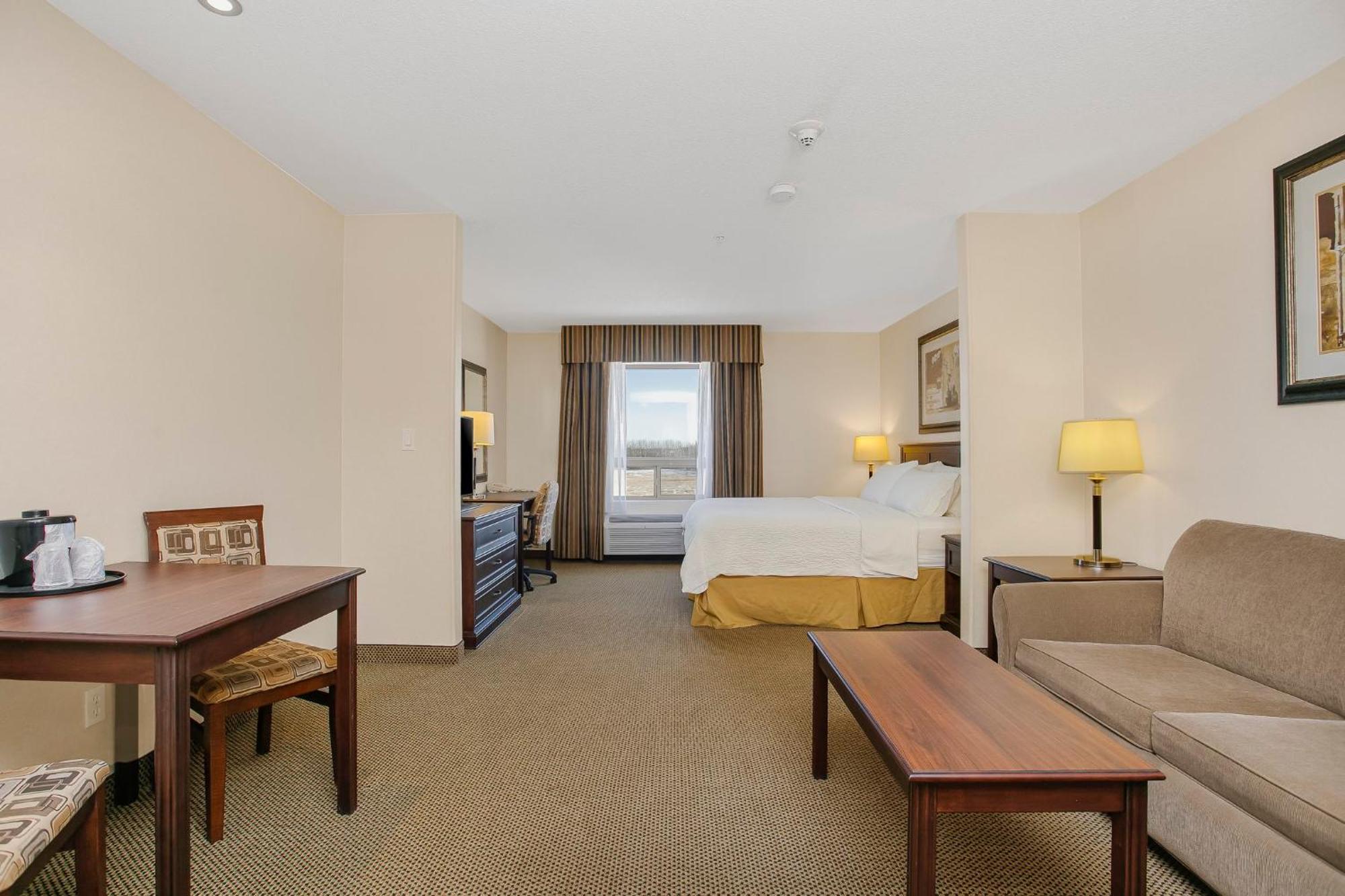 Holiday Inn Express Hotel & Suites - Slave Lake By Ihg Bagian luar foto