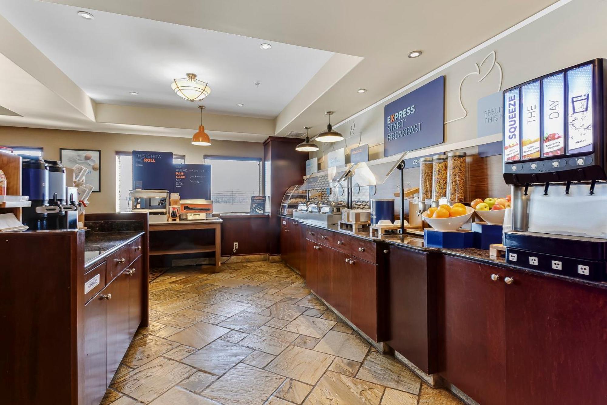 Holiday Inn Express Hotel & Suites - Slave Lake By Ihg Bagian luar foto