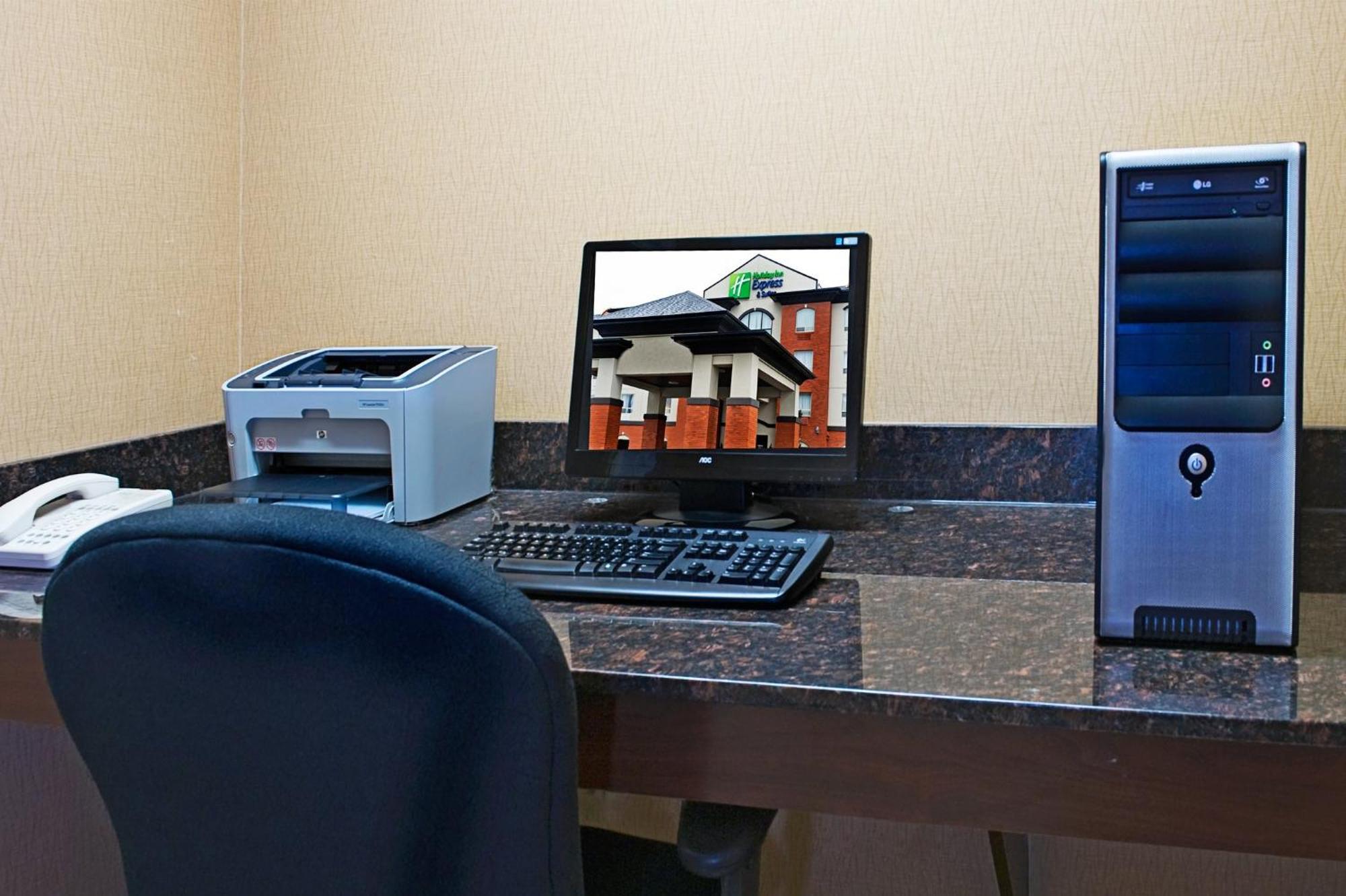 Holiday Inn Express Hotel & Suites - Slave Lake By Ihg Bagian luar foto