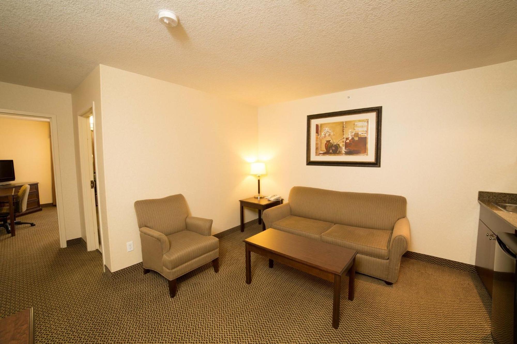 Holiday Inn Express Hotel & Suites - Slave Lake By Ihg Bagian luar foto