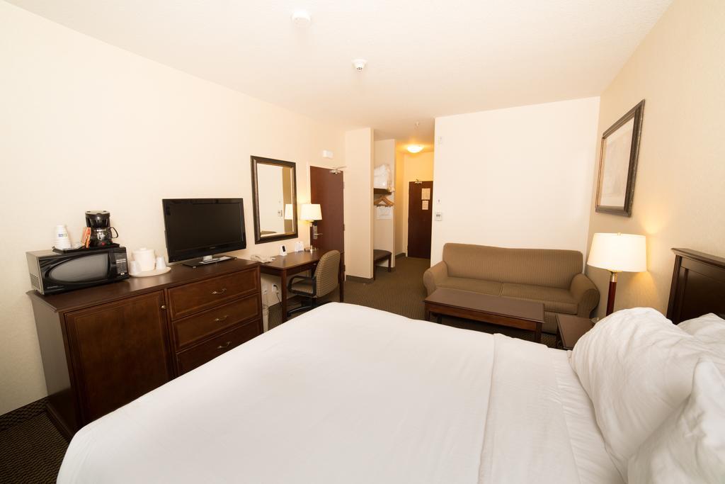 Holiday Inn Express Hotel & Suites - Slave Lake By Ihg Bagian luar foto